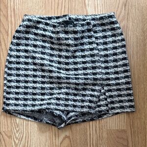 Windsor Monochrome Houndstooth Skorts
